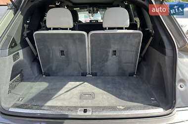 Внедорожник / Кроссовер Audi Q7 2017 в 