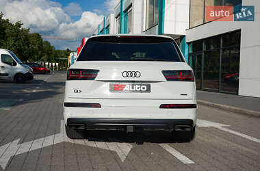 Внедорожник / Кроссовер Audi Q7 2017 в 
