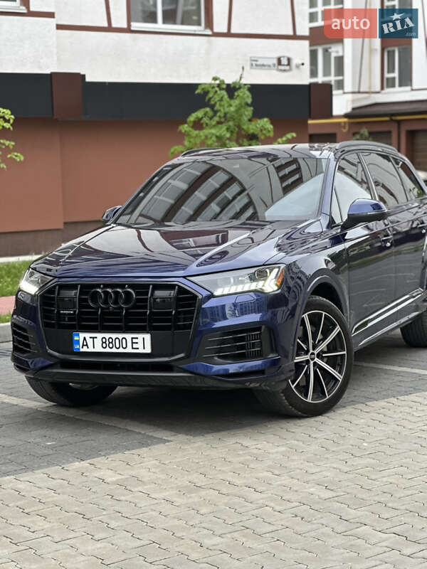 Внедорожник / Кроссовер Audi Q7 2021 в 