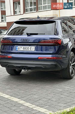 Внедорожник / Кроссовер Audi Q7 2021 в 