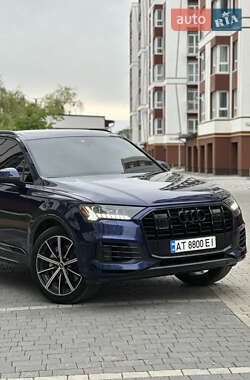 Внедорожник / Кроссовер Audi Q7 2021 в 