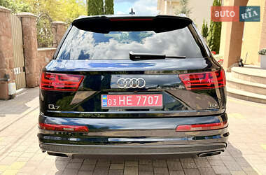 Внедорожник / Кроссовер Audi Q7 2018 в 