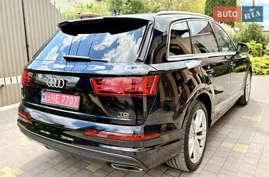 Внедорожник / Кроссовер Audi Q7 2018 в 