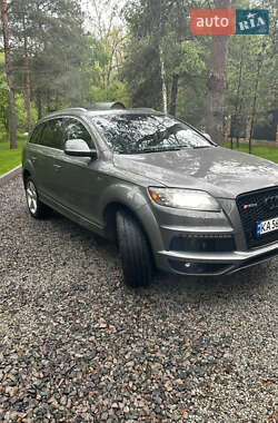 Позашляховик / Кросовер Audi Q7 2015 в 