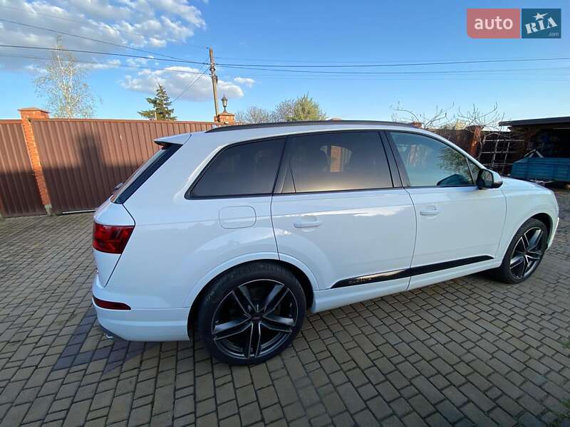 Внедорожник / Кроссовер Audi Q7 2016 в Днепре