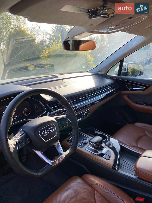 Внедорожник / Кроссовер Audi Q7 2016 в Днепре