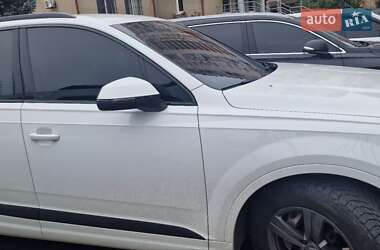 Внедорожник / Кроссовер Audi Q7 2017 в 