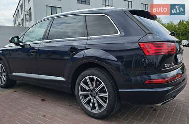 Внедорожник / Кроссовер Audi Q7 2016 в 