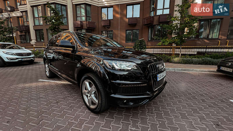Позашляховик / Кросовер Audi Q7 2015 в Києві