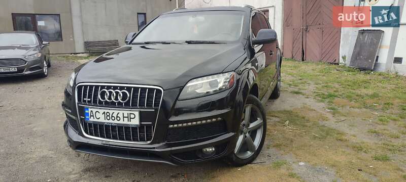 Внедорожник / Кроссовер Audi Q7 2015 в 