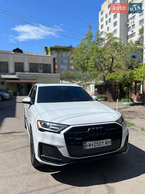 Позашляховик / Кросовер Audi Q7 2020 в Дніпрі