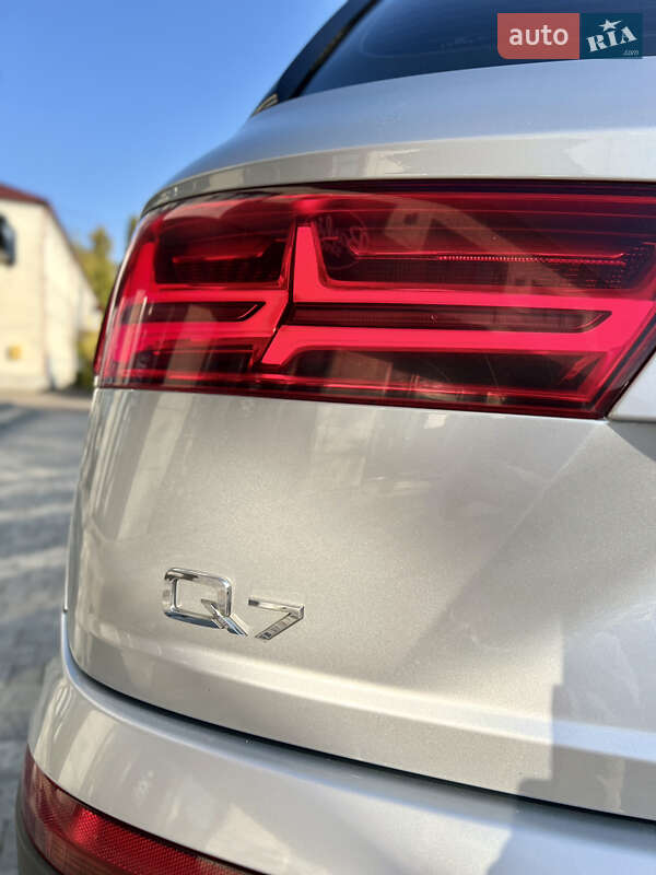 Внедорожник / Кроссовер Audi Q7 2016 в Березному