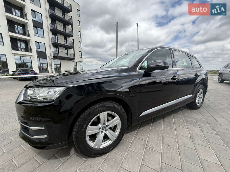Внедорожник / Кроссовер Audi Q7 2017 в Ровно
