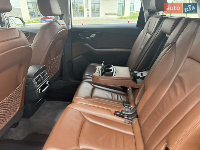 Внедорожник / Кроссовер Audi Q7 2017 в Ровно