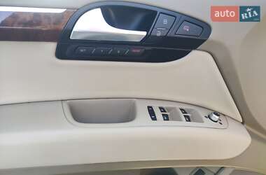 Позашляховик / Кросовер Audi Q7 2013 в 