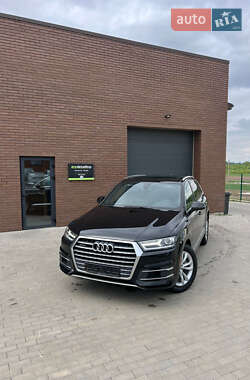 Внедорожник / Кроссовер Audi Q7 2017 в 