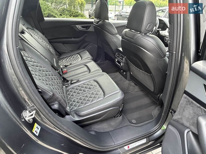 Позашляховик / Кросовер Audi Q7 2017 в Києві