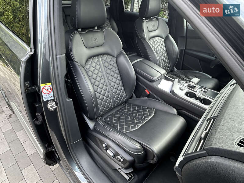 Позашляховик / Кросовер Audi Q7 2017 в Києві