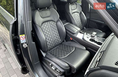Внедорожник / Кроссовер Audi Q7 2017 в 