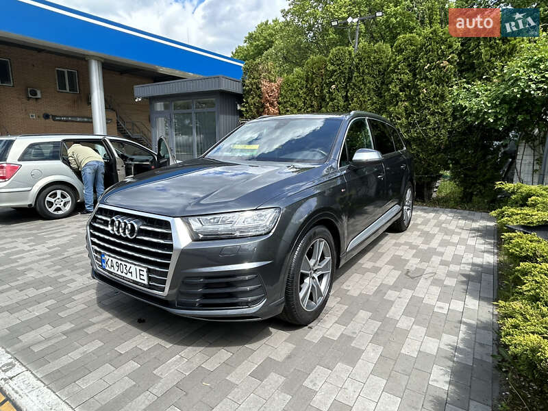 Позашляховик / Кросовер Audi Q7 2017 в Києві
