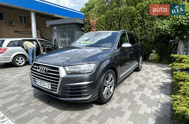 Внедорожник / Кроссовер Audi Q7 2017 в 