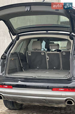 Внедорожник / Кроссовер Audi Q7 2013 в 