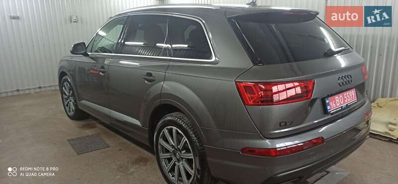 Внедорожник / Кроссовер Audi Q7 2018 в 