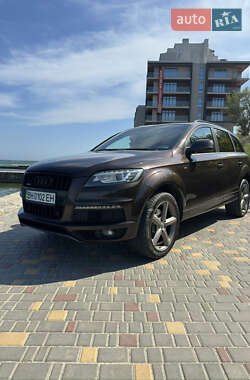 Внедорожник / Кроссовер Audi Q7 2015 в 