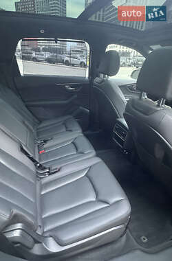 Внедорожник / Кроссовер Audi Q7 2020 в 