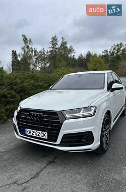 Внедорожник / Кроссовер Audi Q7 2016 в 