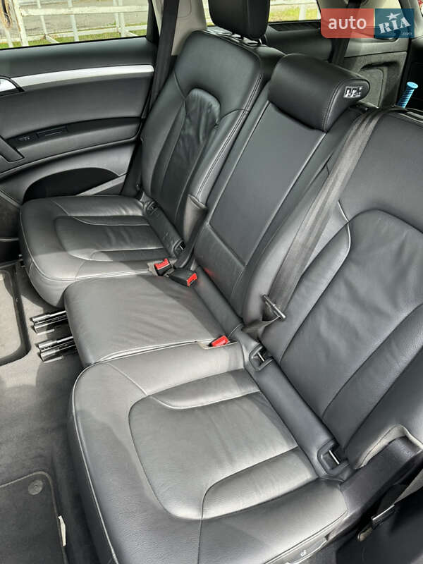Позашляховик / Кросовер Audi Q7 2012 в Києві