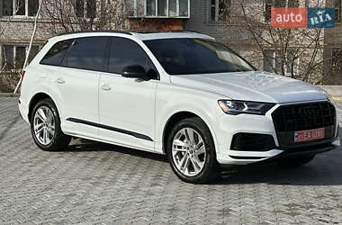 Внедорожник / Кроссовер Audi Q7 2021 в 