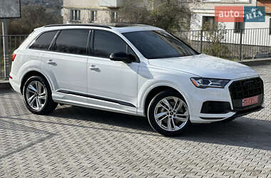Внедорожник / Кроссовер Audi Q7 2021 в 
