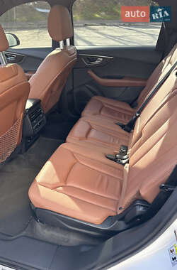 Внедорожник / Кроссовер Audi Q7 2021 в 