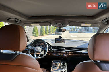 Позашляховик / Кросовер Audi Q7 2018 в 