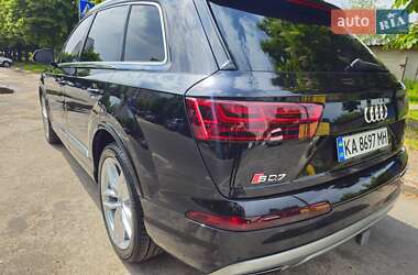 Позашляховик / Кросовер Audi Q7 2016 в 
