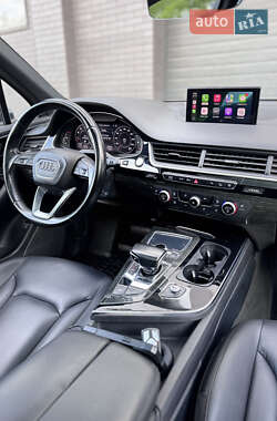 Внедорожник / Кроссовер Audi Q7 2017 в 