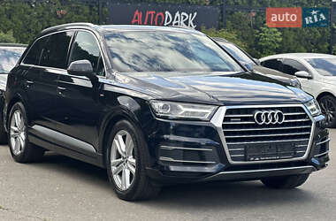 Внедорожник / Кроссовер Audi Q7 2017 в 