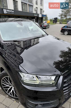 Внедорожник / Кроссовер Audi Q7 2016 в 