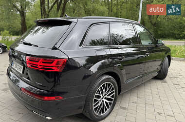 Внедорожник / Кроссовер Audi Q7 2016 в 