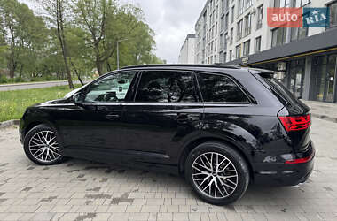 Внедорожник / Кроссовер Audi Q7 2016 в 