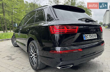 Внедорожник / Кроссовер Audi Q7 2016 в 