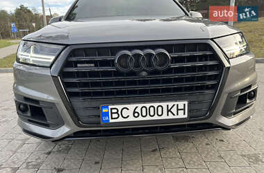 Внедорожник / Кроссовер Audi Q7 2017 в 