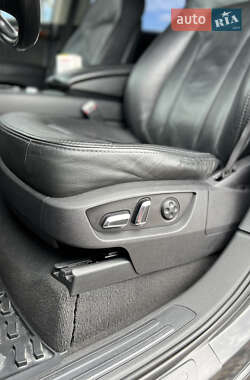 Внедорожник / Кроссовер Audi Q7 2012 в 