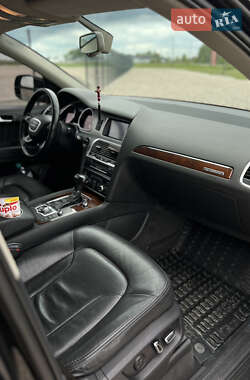 Внедорожник / Кроссовер Audi Q7 2012 в 