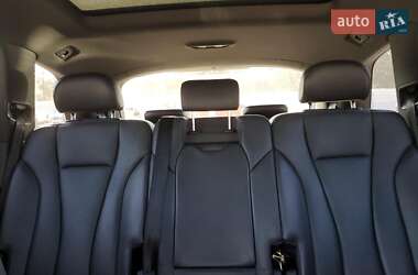 Внедорожник / Кроссовер Audi Q7 2017 в 