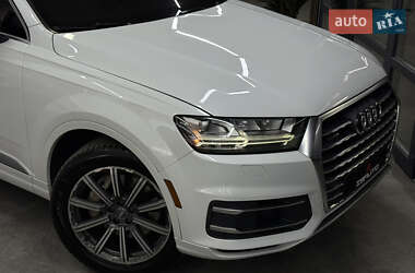 Внедорожник / Кроссовер Audi Q7 2017 в 