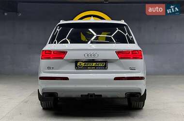 Внедорожник / Кроссовер Audi Q7 2018 в 