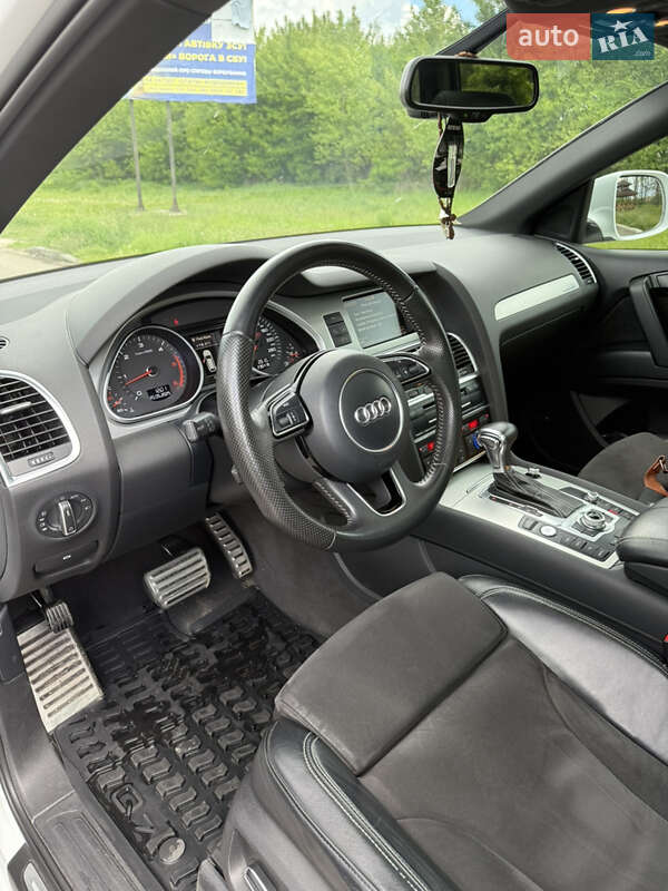 Внедорожник / Кроссовер Audi Q7 2012 в Ромнах