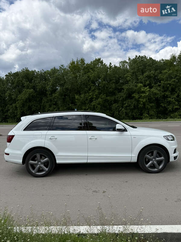 Внедорожник / Кроссовер Audi Q7 2012 в Ромнах